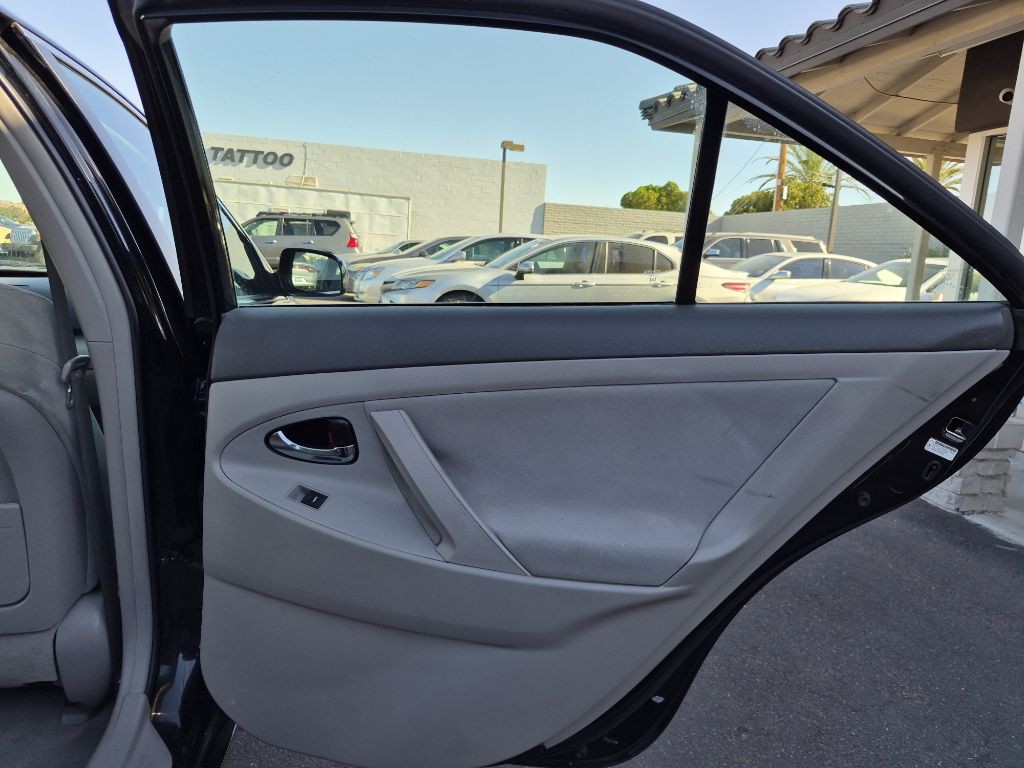 2011 Toyota Camry Image 11