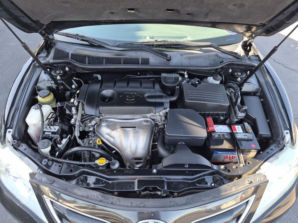 2011 Toyota Camry Image 16
