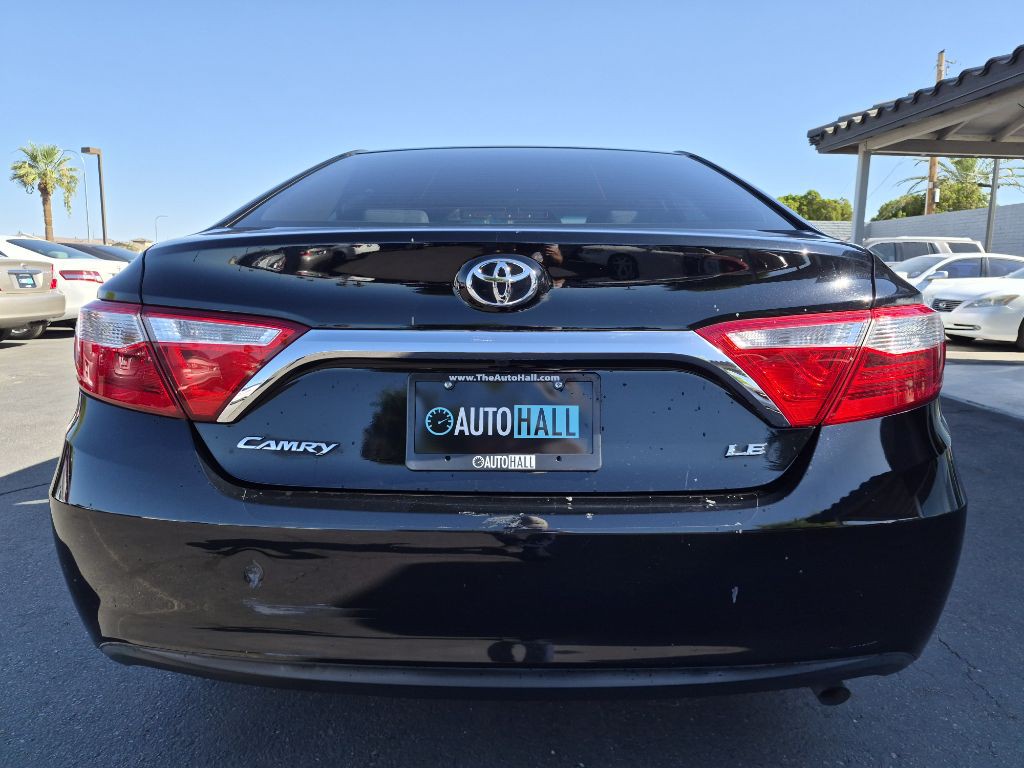 2017 Toyota Camry Image 4