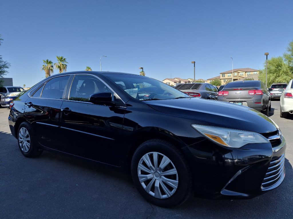 2017 Toyota Camry Image 7