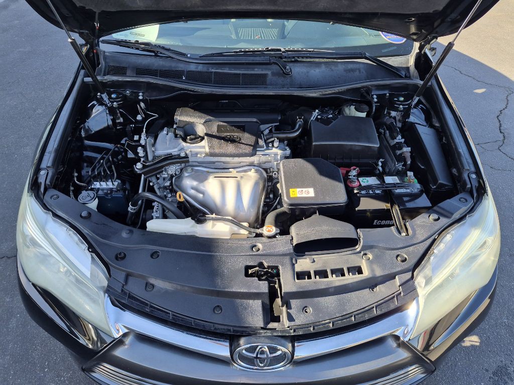 2017 Toyota Camry Image 20