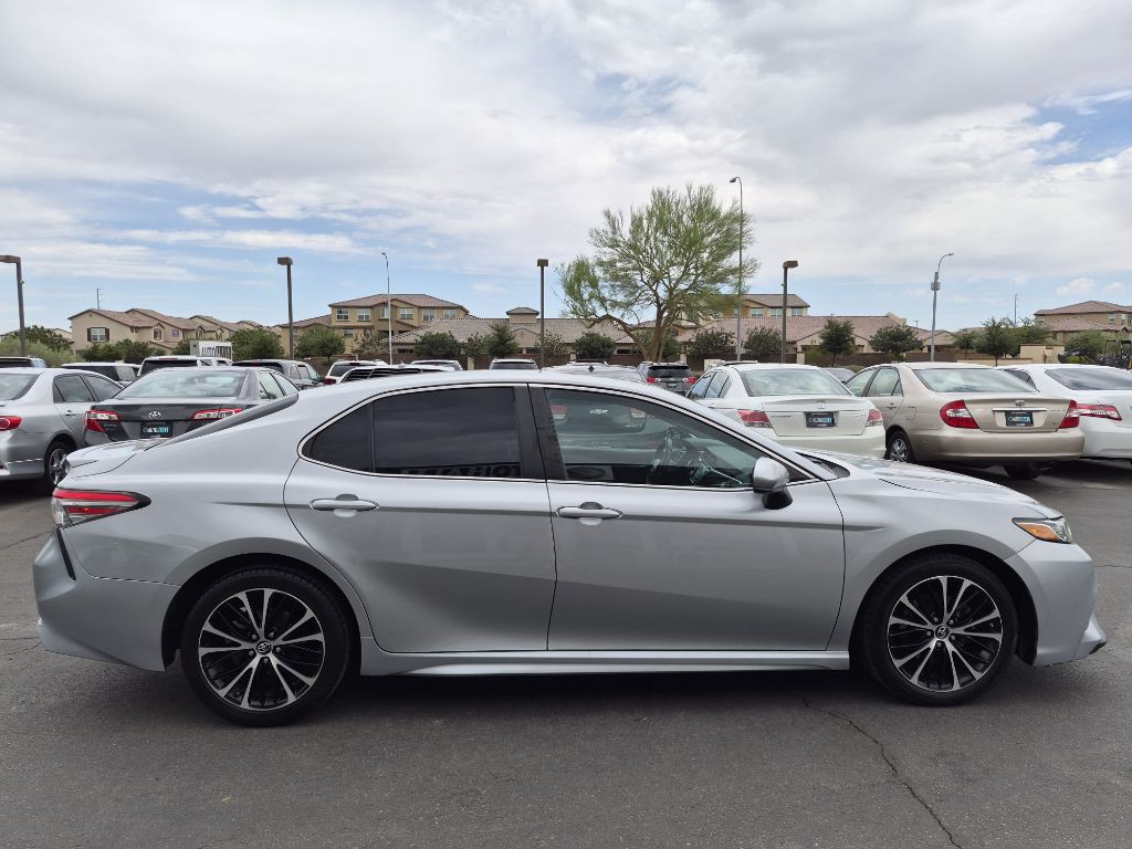 2018 Toyota Camry Image 6