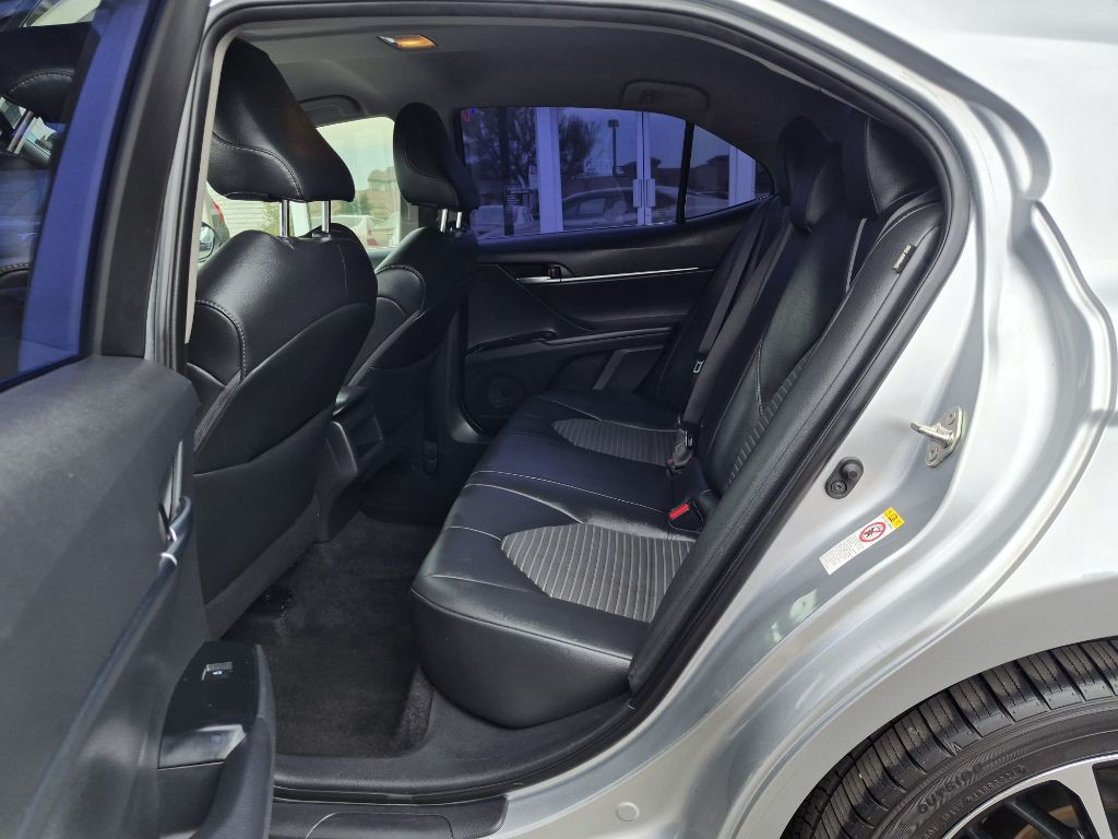 2018 Toyota Camry Image 11