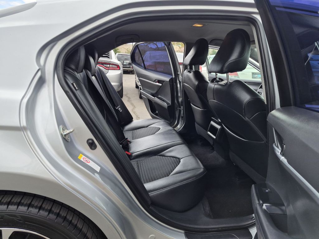 2018 Toyota Camry Image 12
