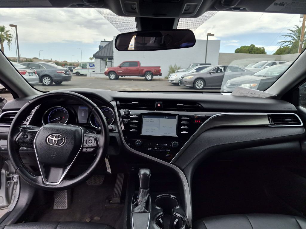 2018 Toyota Camry Image 16
