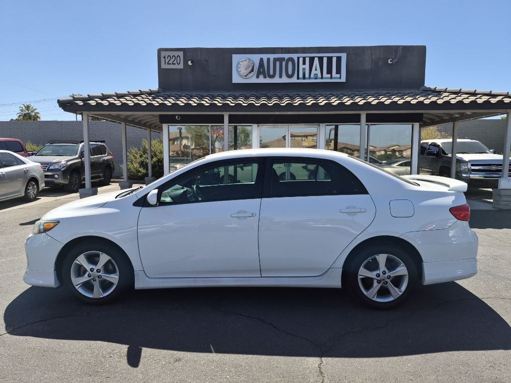 2013 Toyota Corolla Image 2