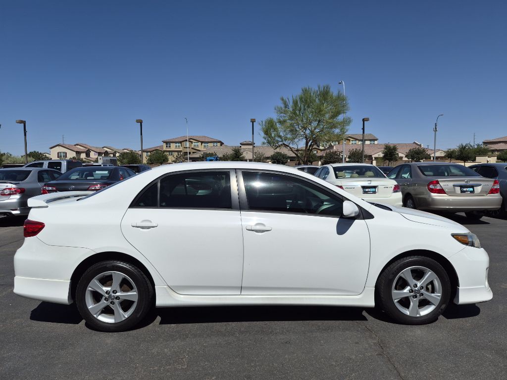 2013 Toyota Corolla Image 6