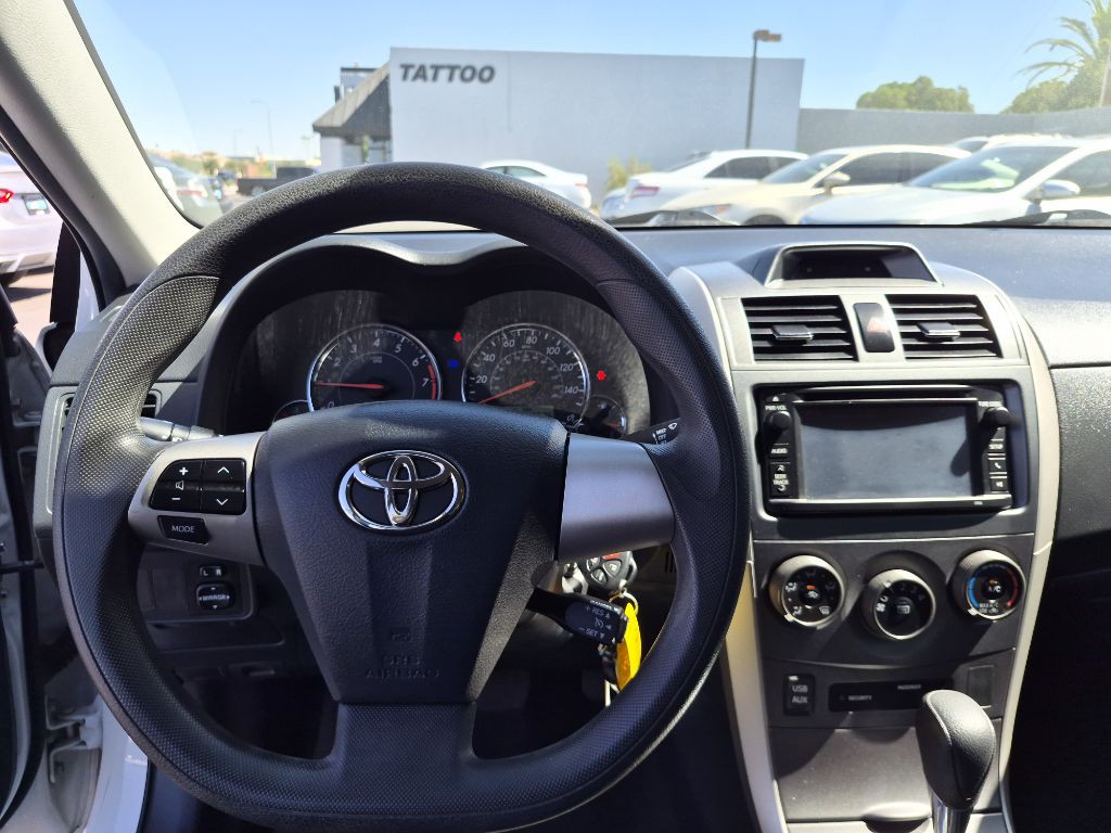 2013 Toyota Corolla Image 16
