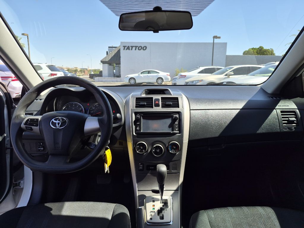 2013 Toyota Corolla Image 17