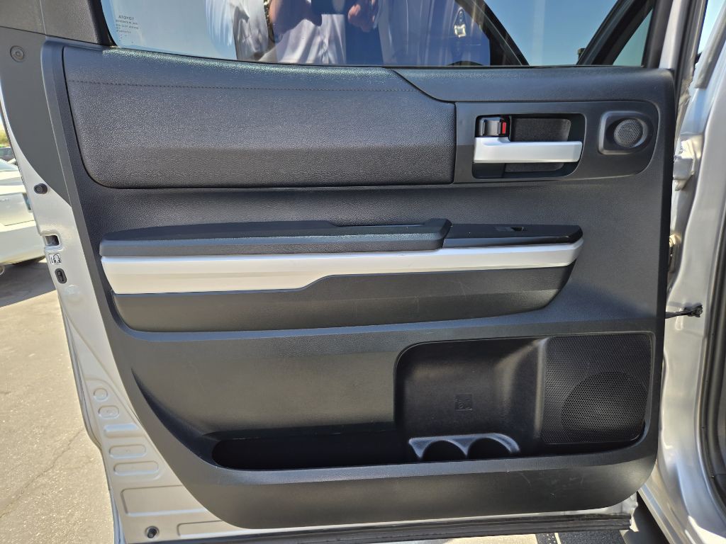 2016 Toyota Tundra Image 12