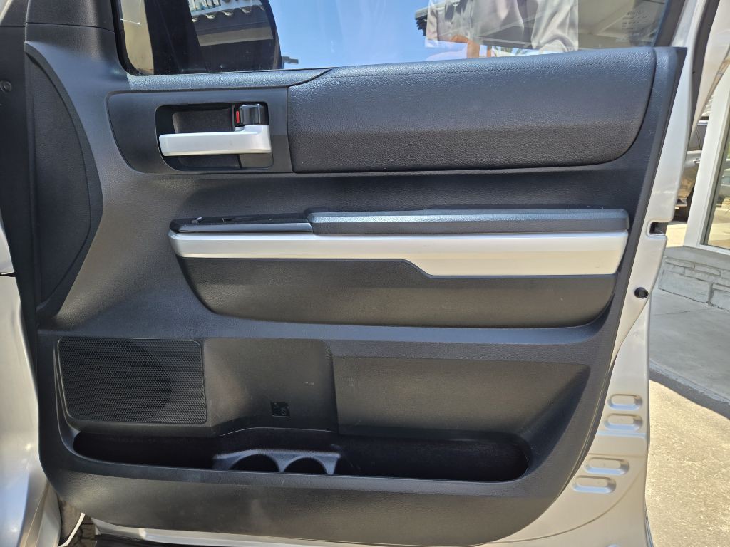 2016 Toyota Tundra Image 16