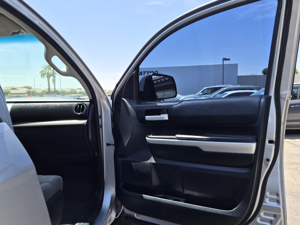 2016 Toyota Tundra Image 30