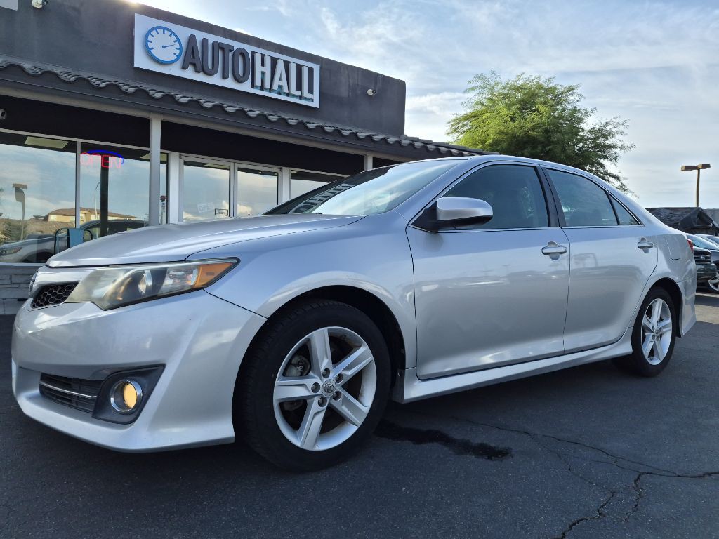 2012 Toyota Camry Image 1