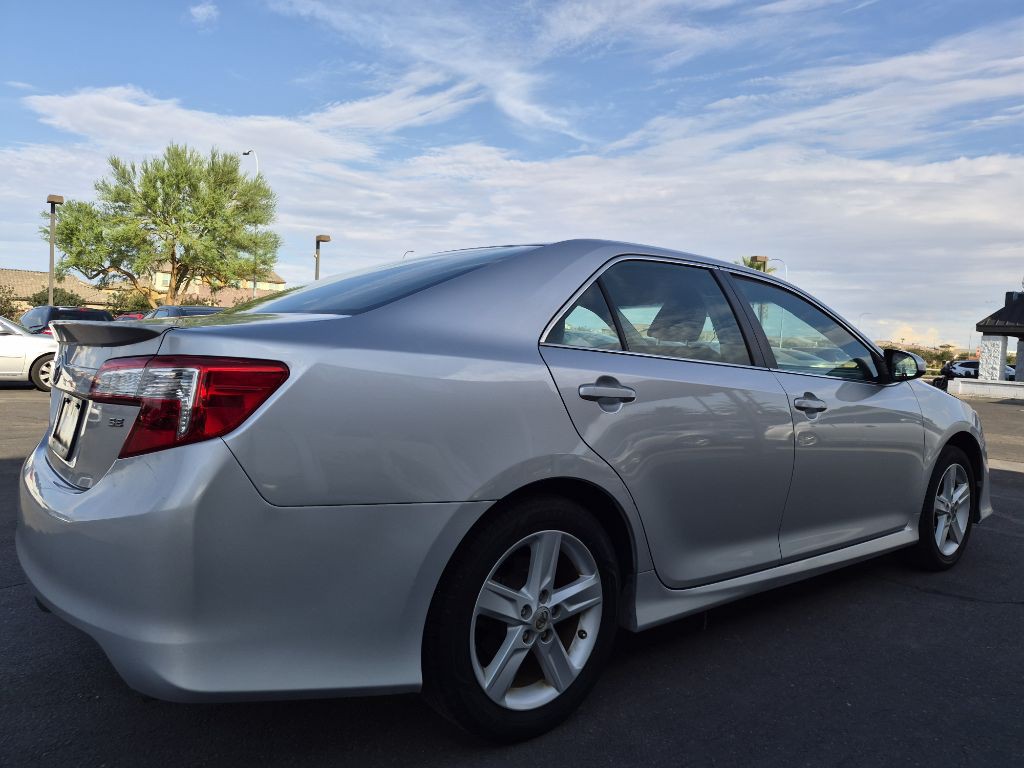 2012 Toyota Camry Image 4
