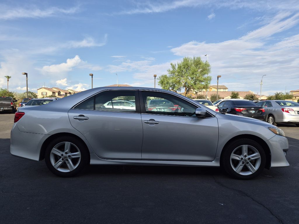 2012 Toyota Camry Image 6