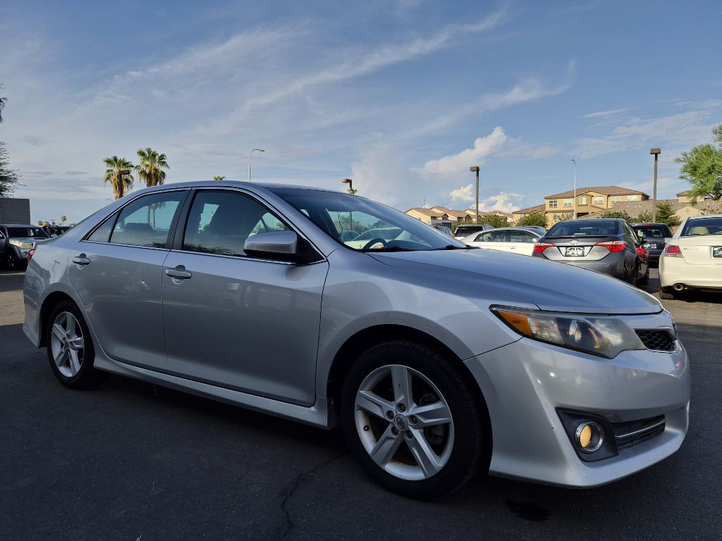 2012 Toyota Camry Image 8