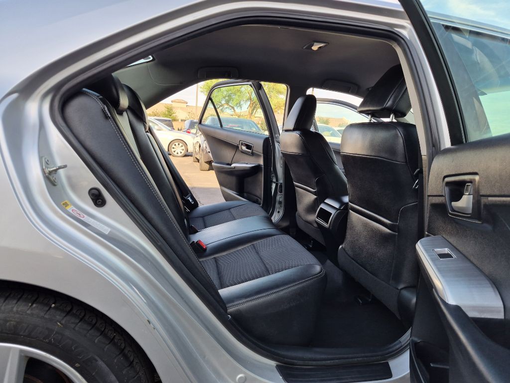 2012 Toyota Camry Image 11