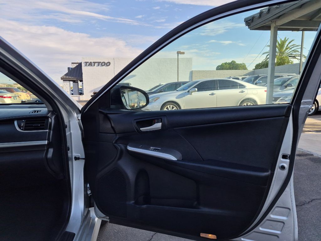 2012 Toyota Camry Image 16