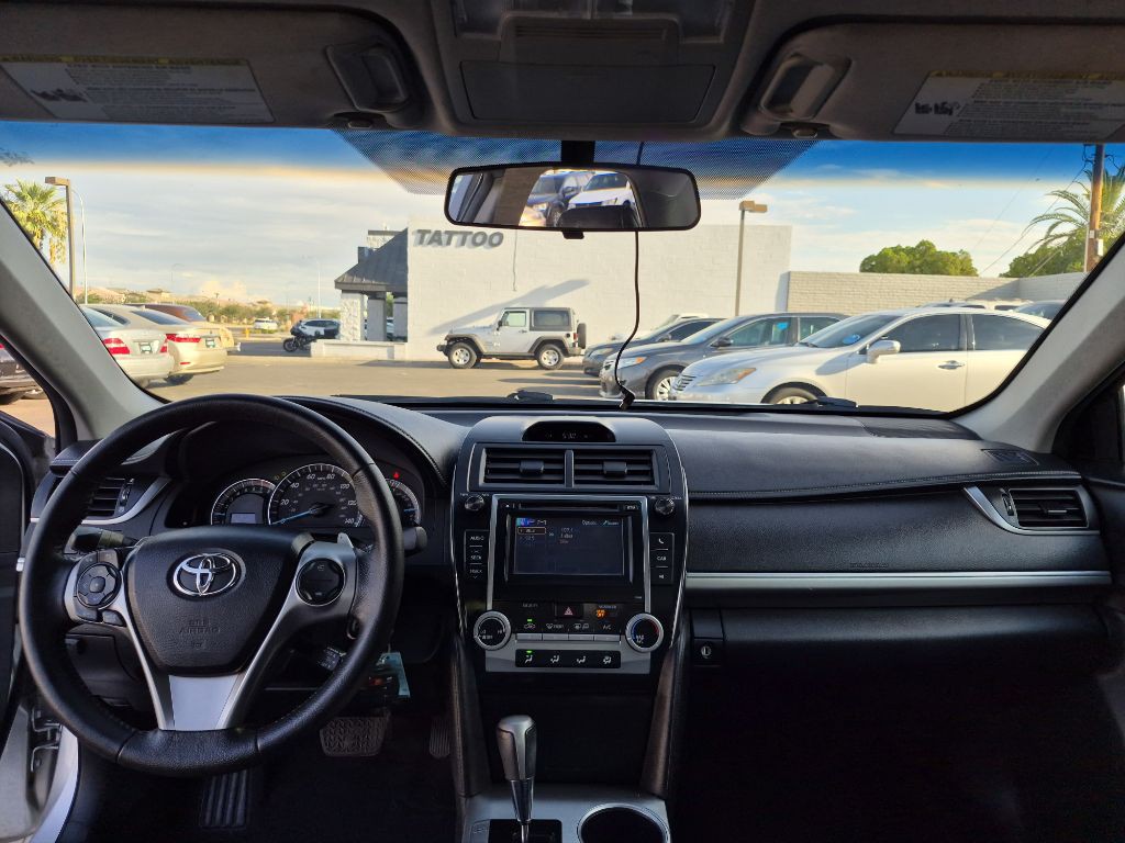 2012 Toyota Camry Image 18