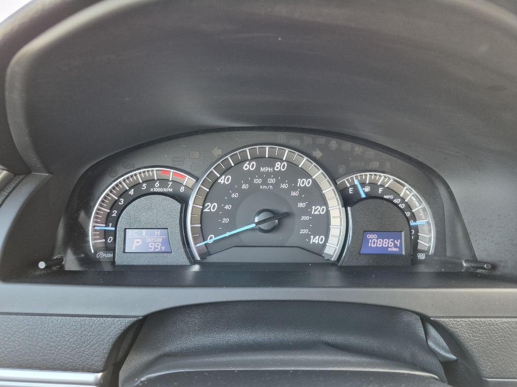 2012 Toyota Camry Image 19