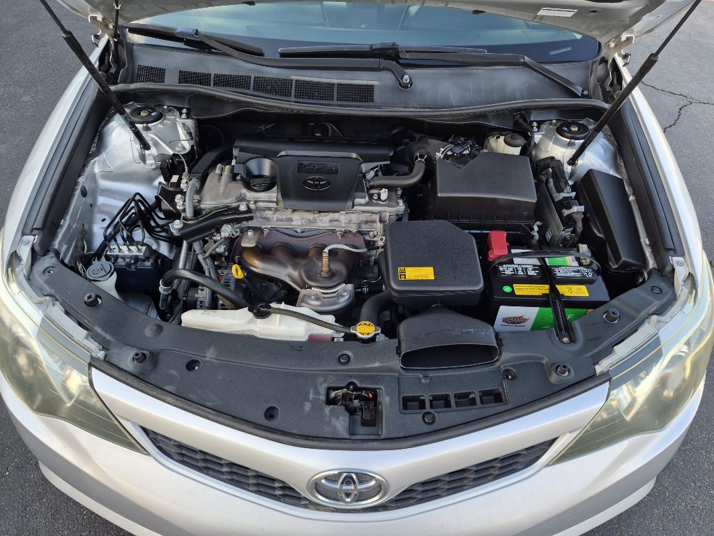 2012 Toyota Camry Image 20