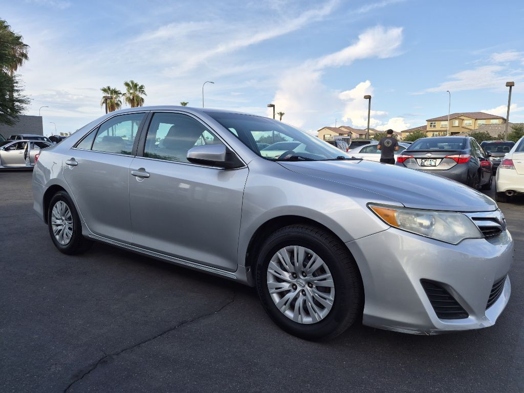 2012 Toyota Camry Image 8