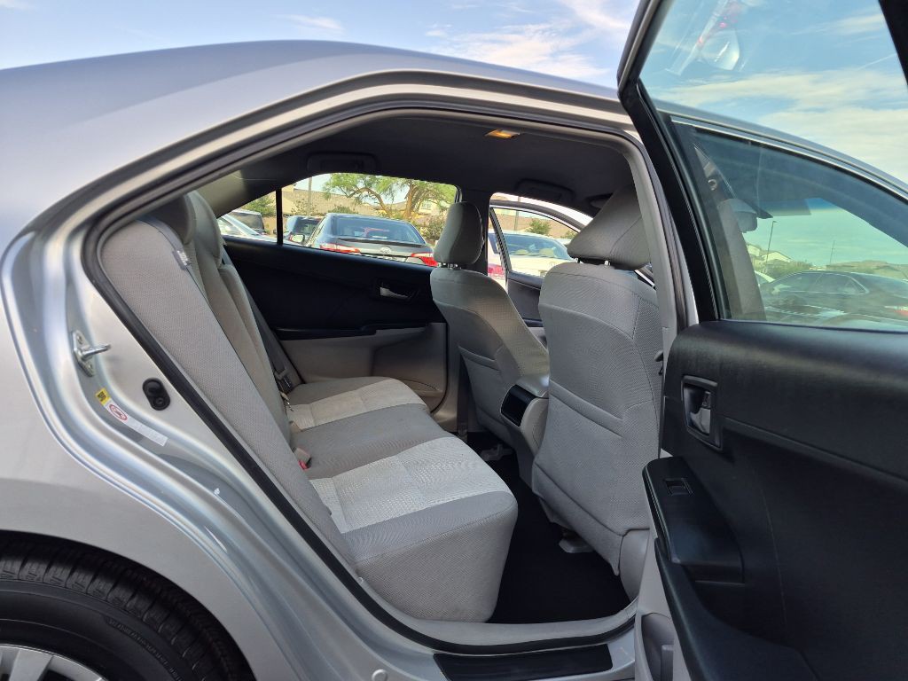 2012 Toyota Camry Image 11