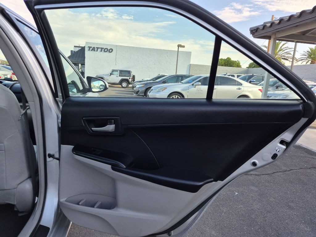 2012 Toyota Camry Image 13