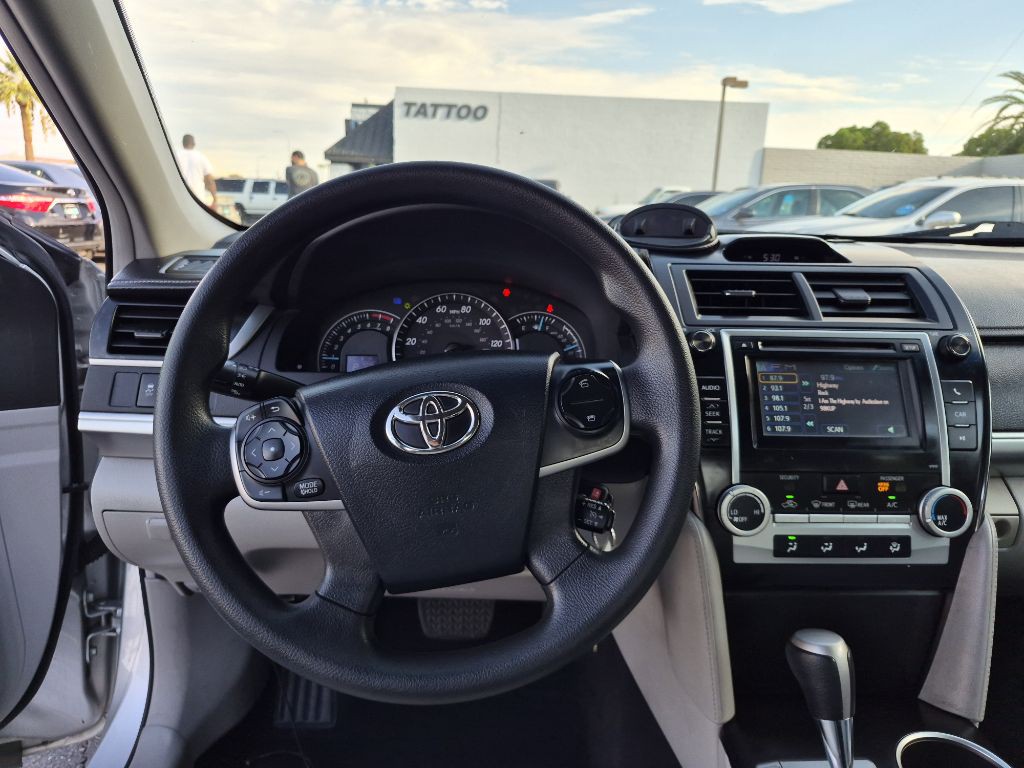 2012 Toyota Camry Image 16