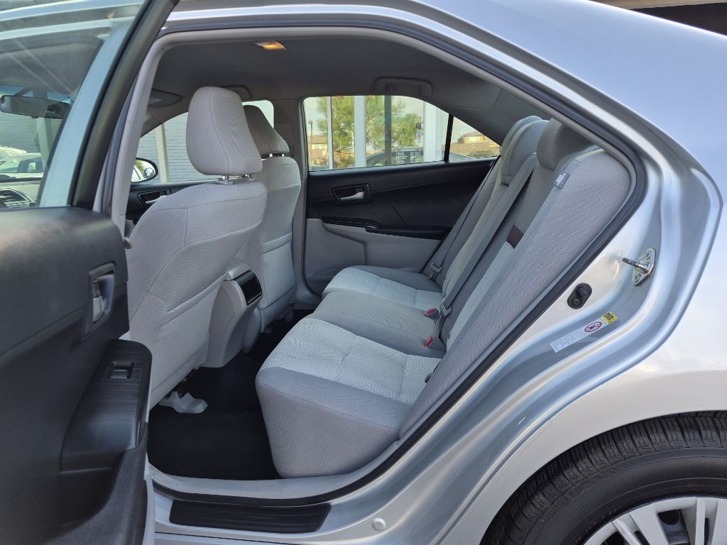 2012 Toyota Camry Image 18