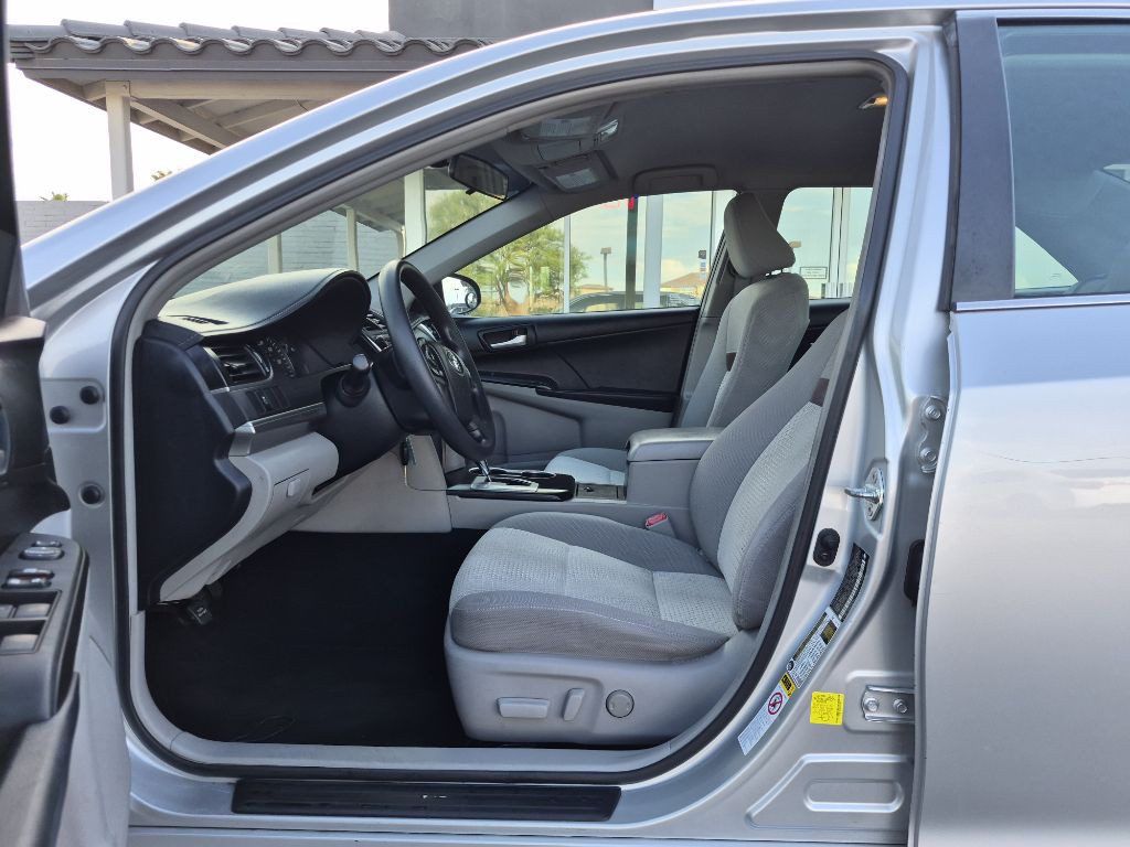 2012 Toyota Camry Image 19