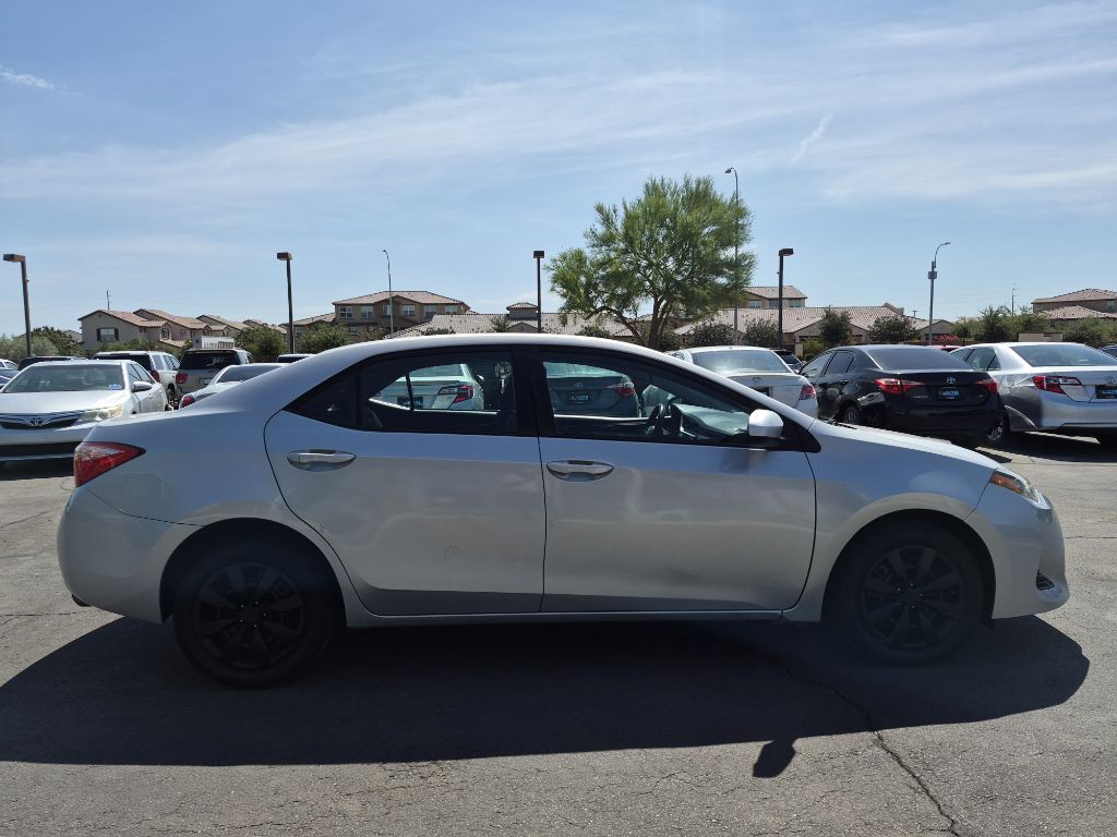 2017 Toyota Corolla Image 6