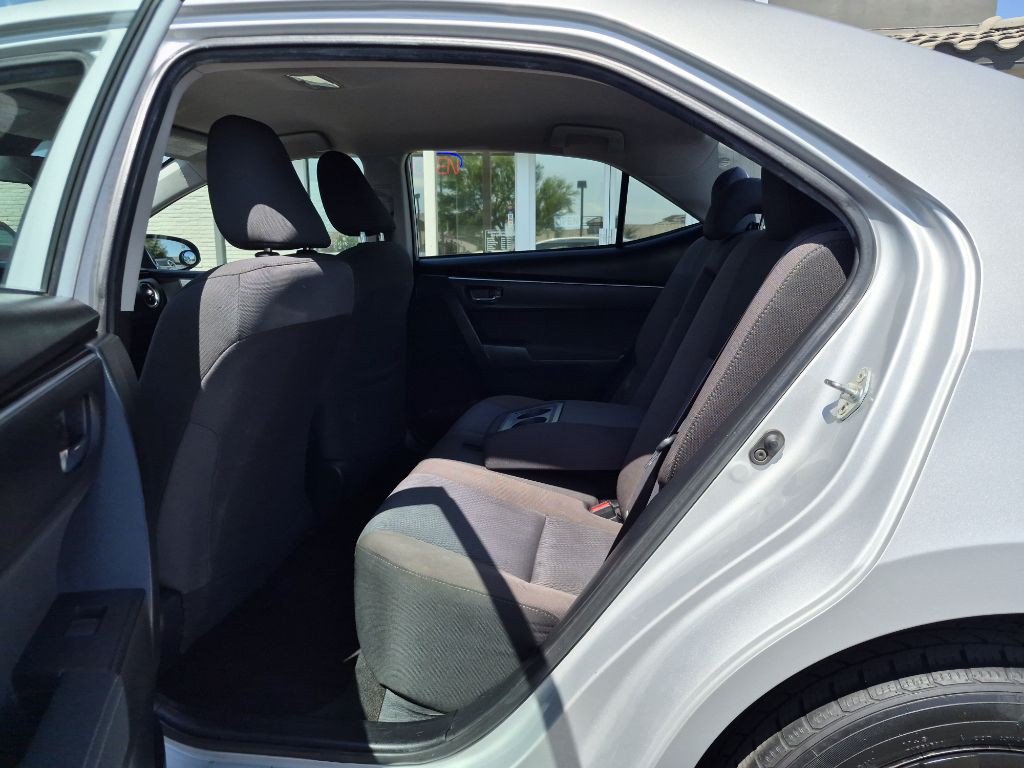 2017 Toyota Corolla Image 11