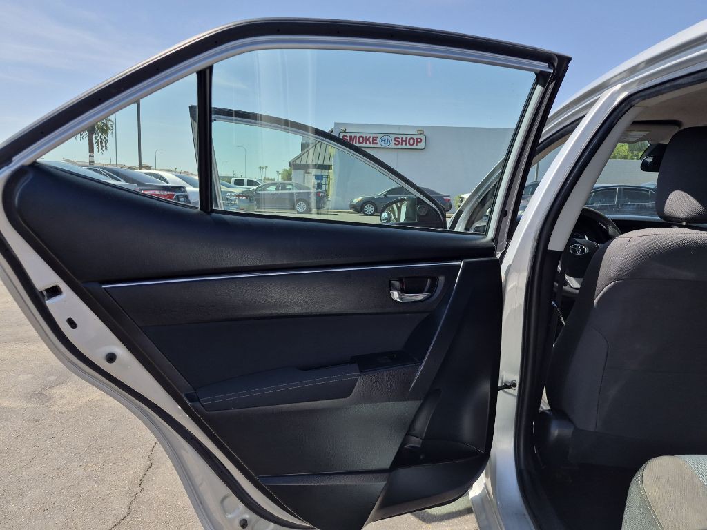 2017 Toyota Corolla Image 12