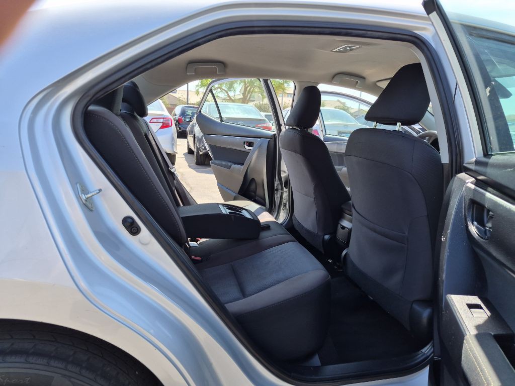 2017 Toyota Corolla Image 13