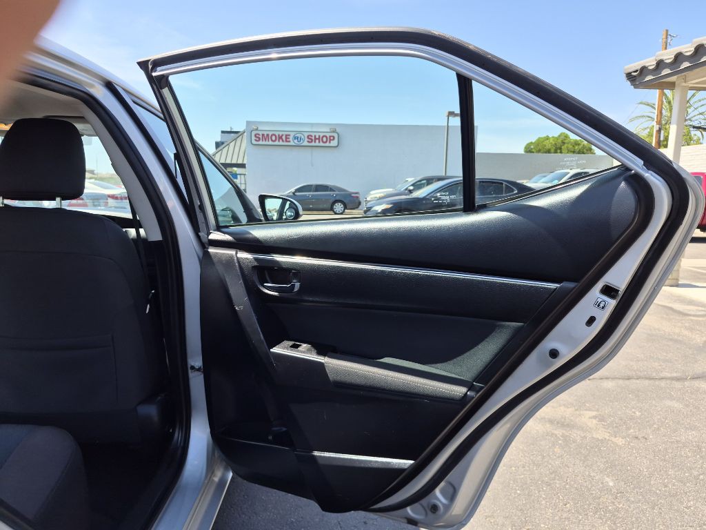 2017 Toyota Corolla Image 14