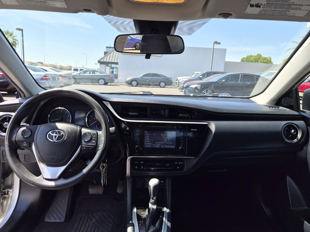 2017 Toyota Corolla Image 18