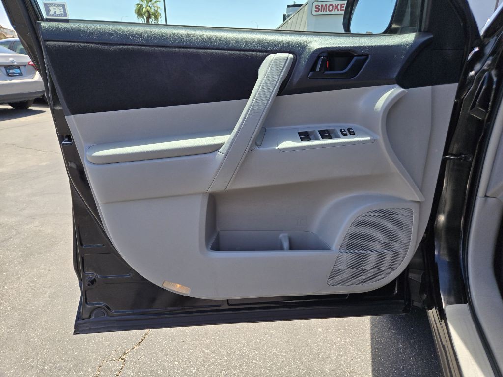 2011 Toyota Highlander Image 10