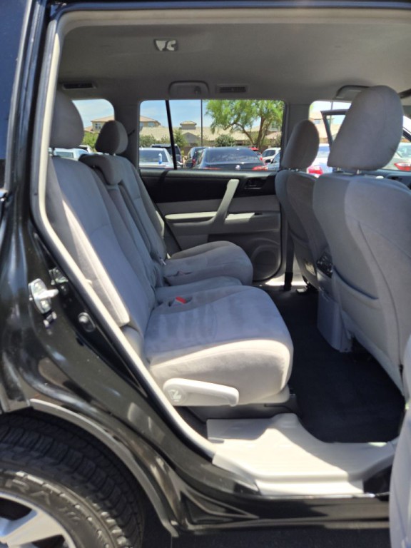2011 Toyota Highlander Image 16
