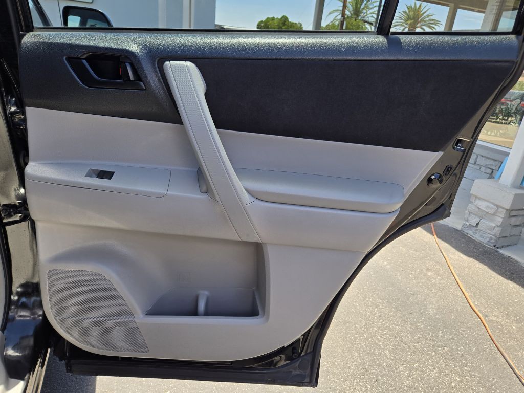 2011 Toyota Highlander Image 19
