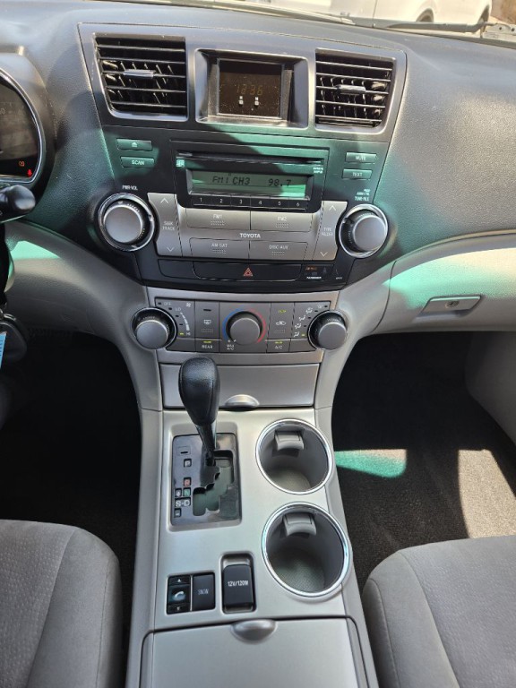 2011 Toyota Highlander Image 21