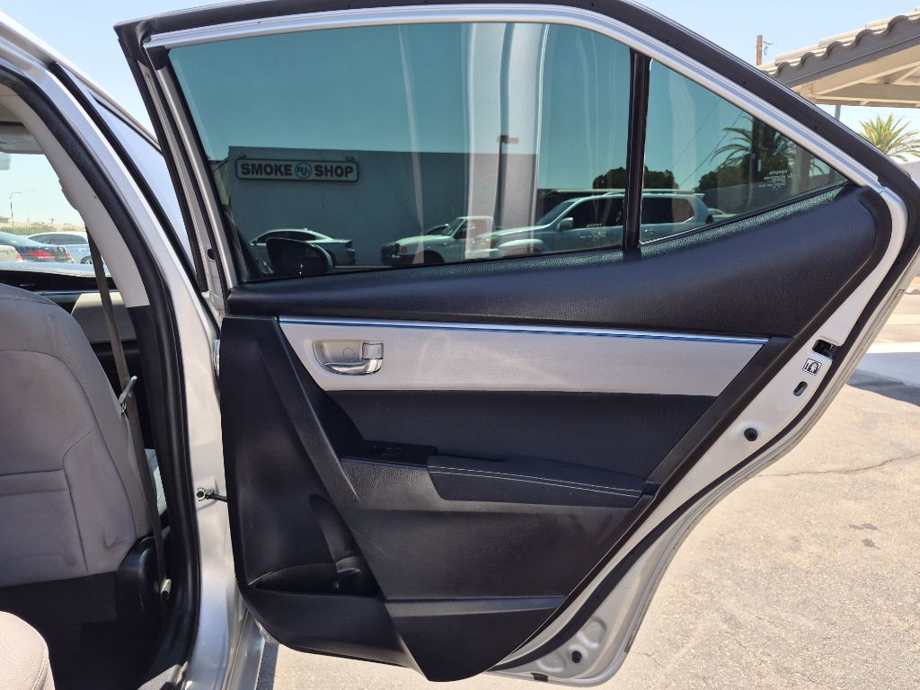 2016 Toyota Corolla Image 11