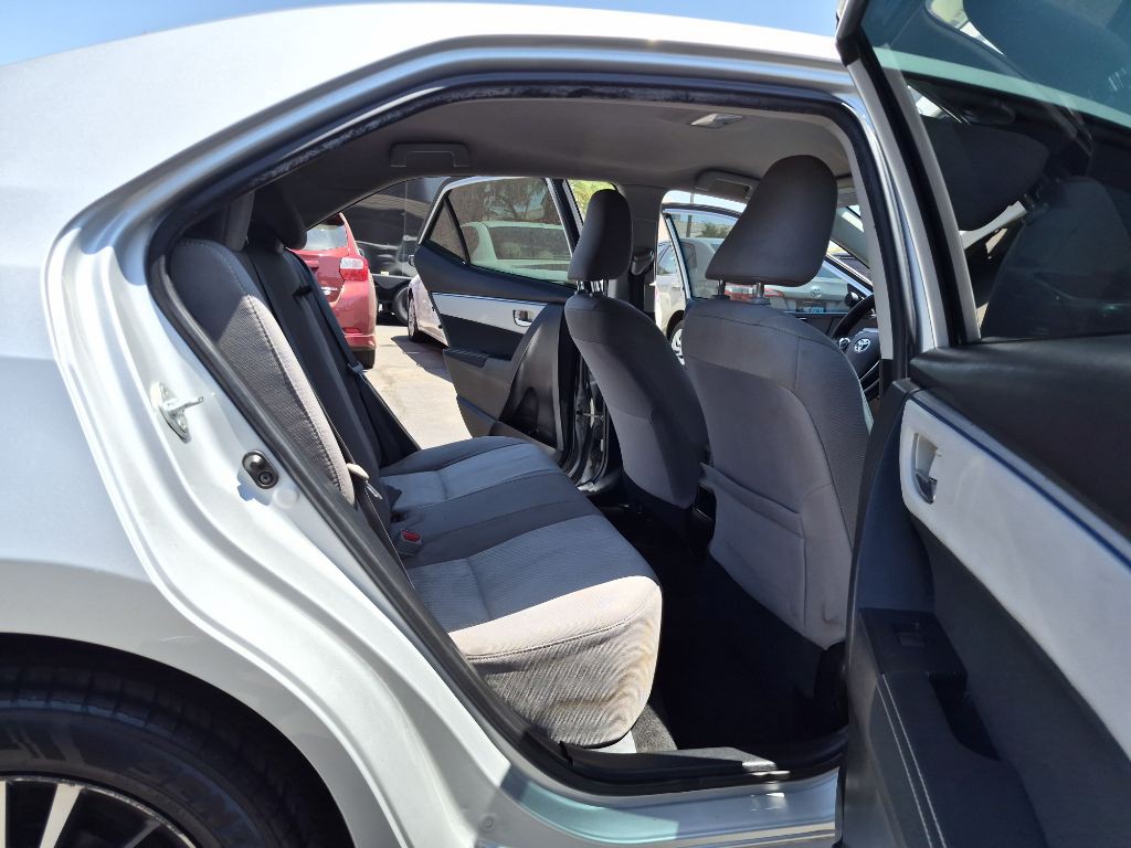 2016 Toyota Corolla Image 13