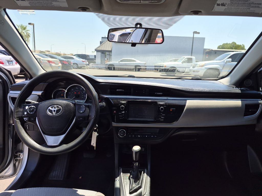 2016 Toyota Corolla Image 16