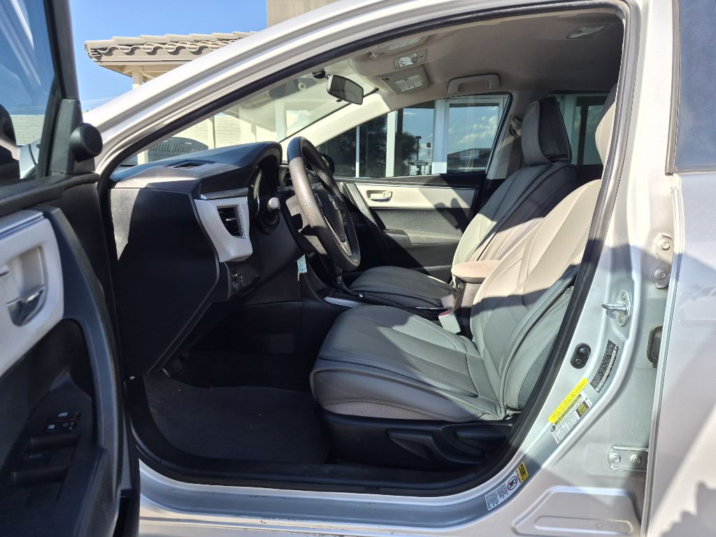 2016 Toyota Corolla Image 11