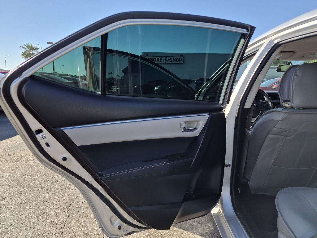 2016 Toyota Corolla Image 12