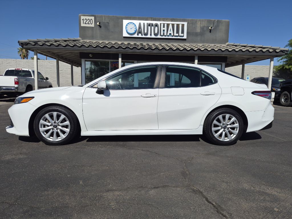 2019 Toyota Camry Image 2