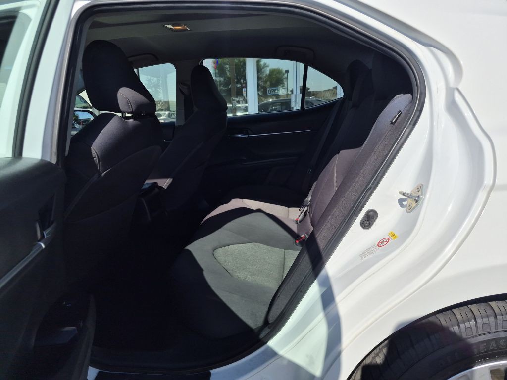 2019 Toyota Camry Image 9