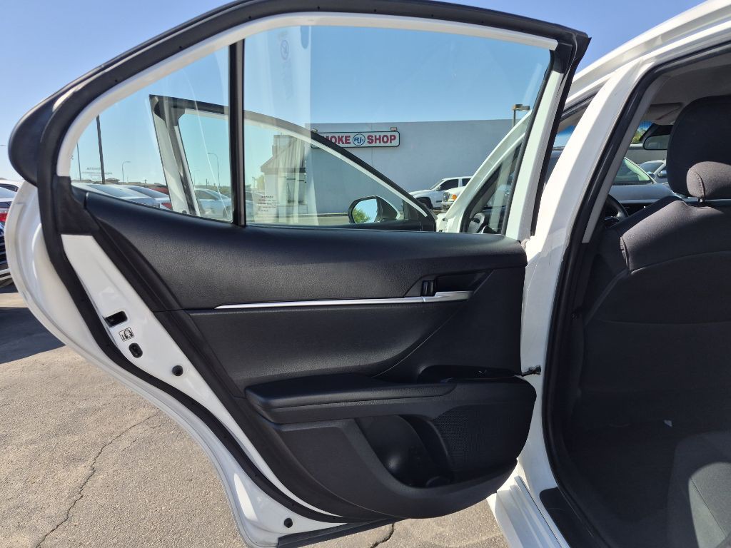 2019 Toyota Camry Image 11