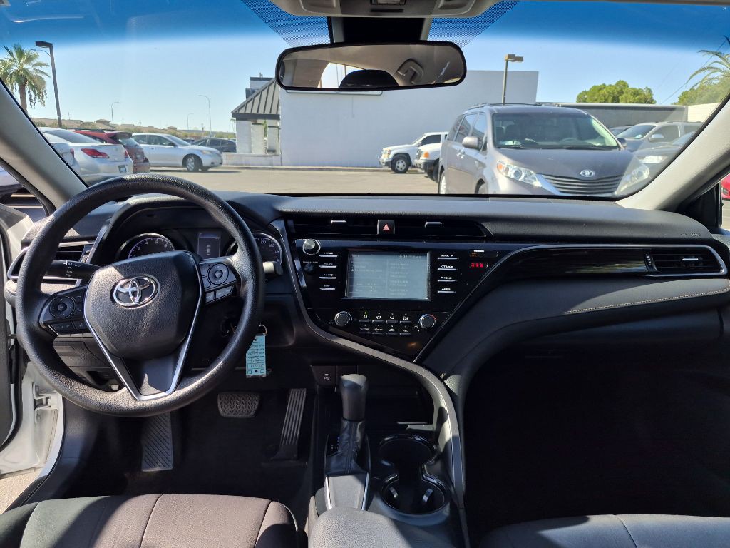 2019 Toyota Camry Image 15